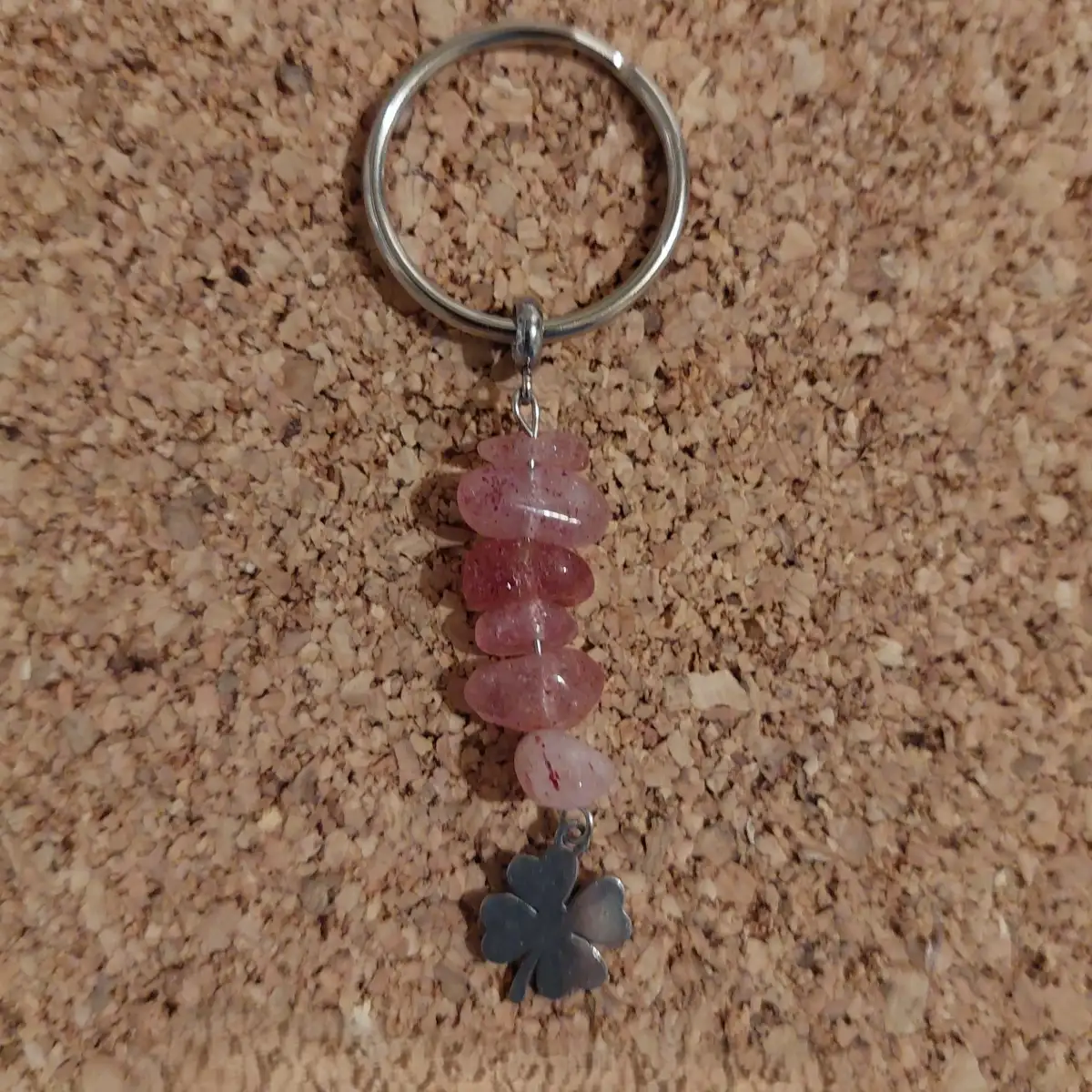 PORTE CLE QUARTZ FRAISE