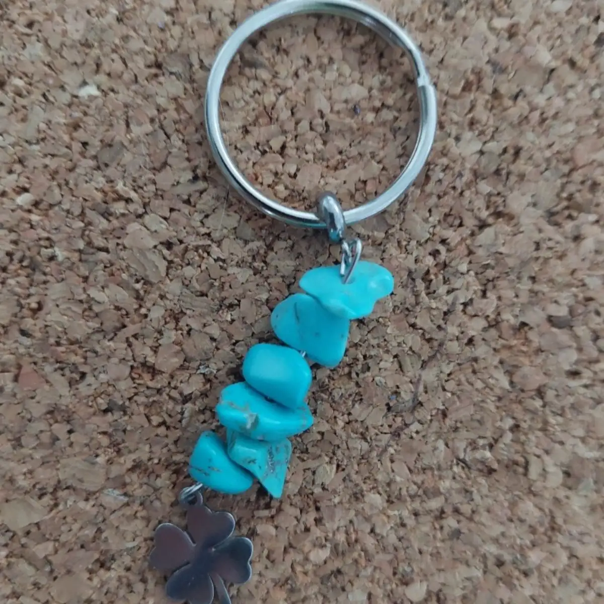 Porte clé Howlite bleu