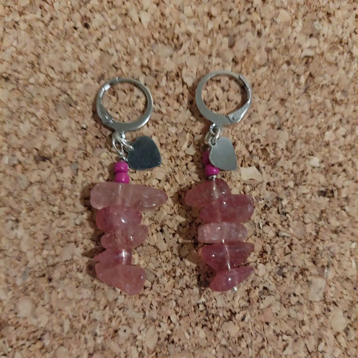 Boucle d'oreille longue quartz fraise