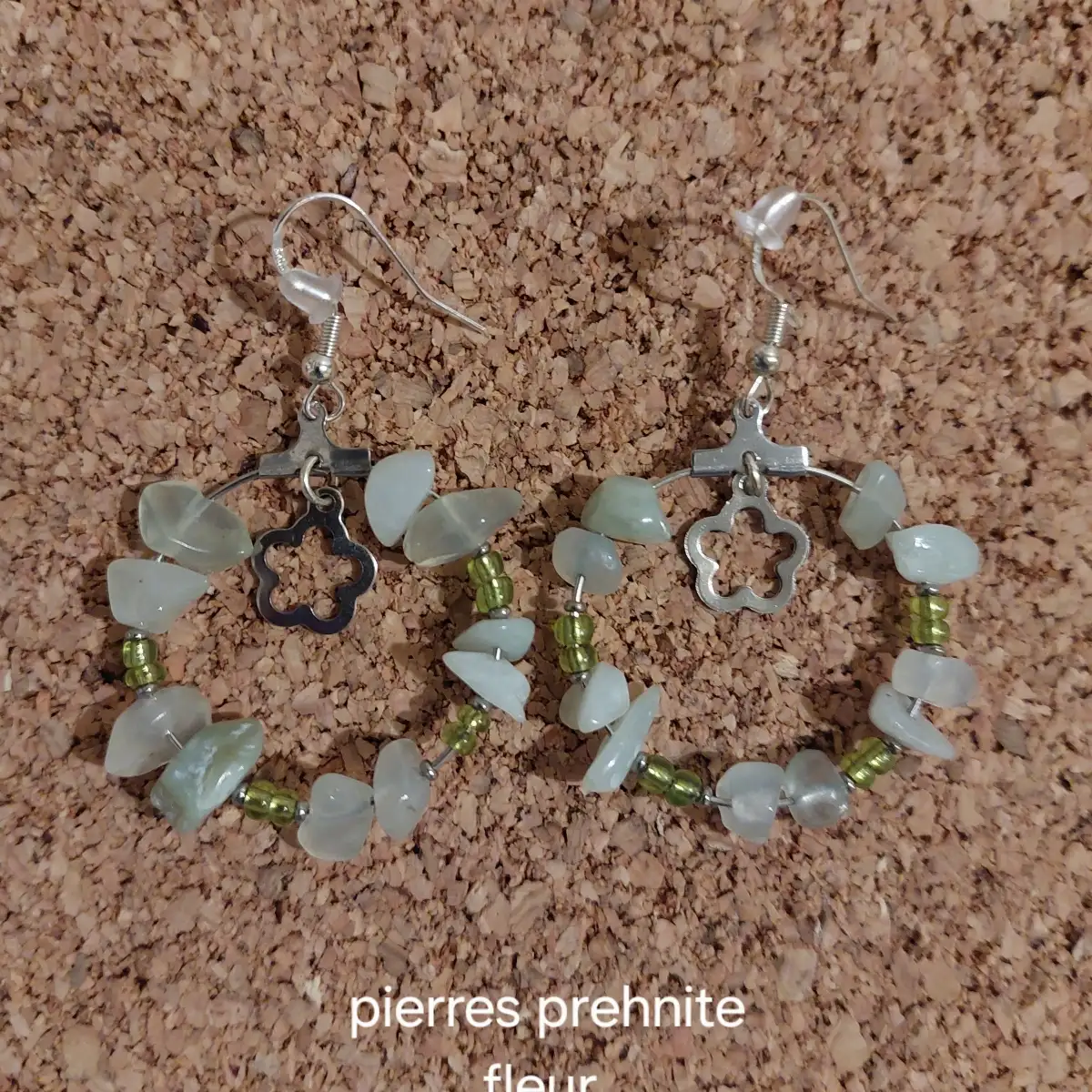 Boucle d'oreille créole prehnite