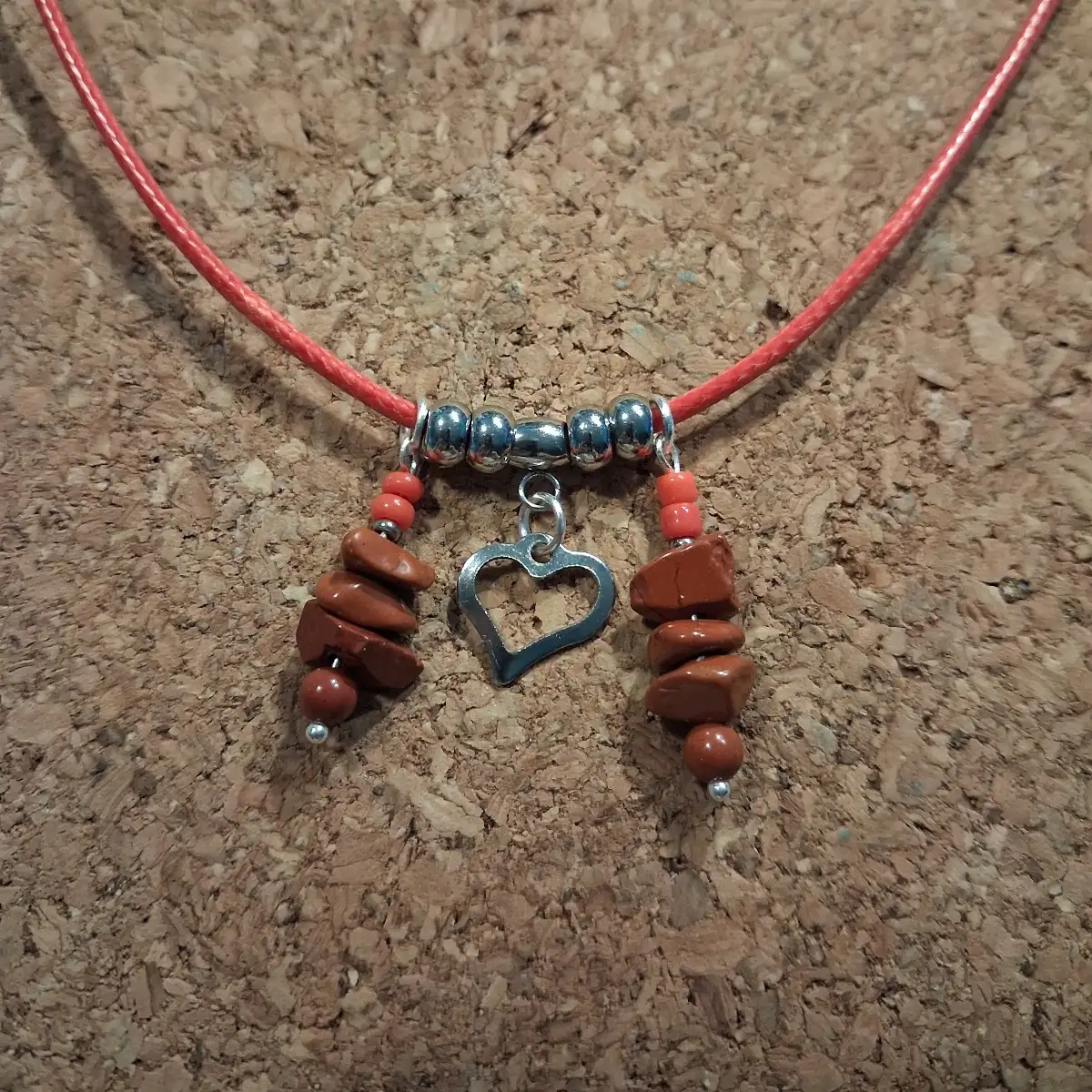 Collier jaspe rouge cœur