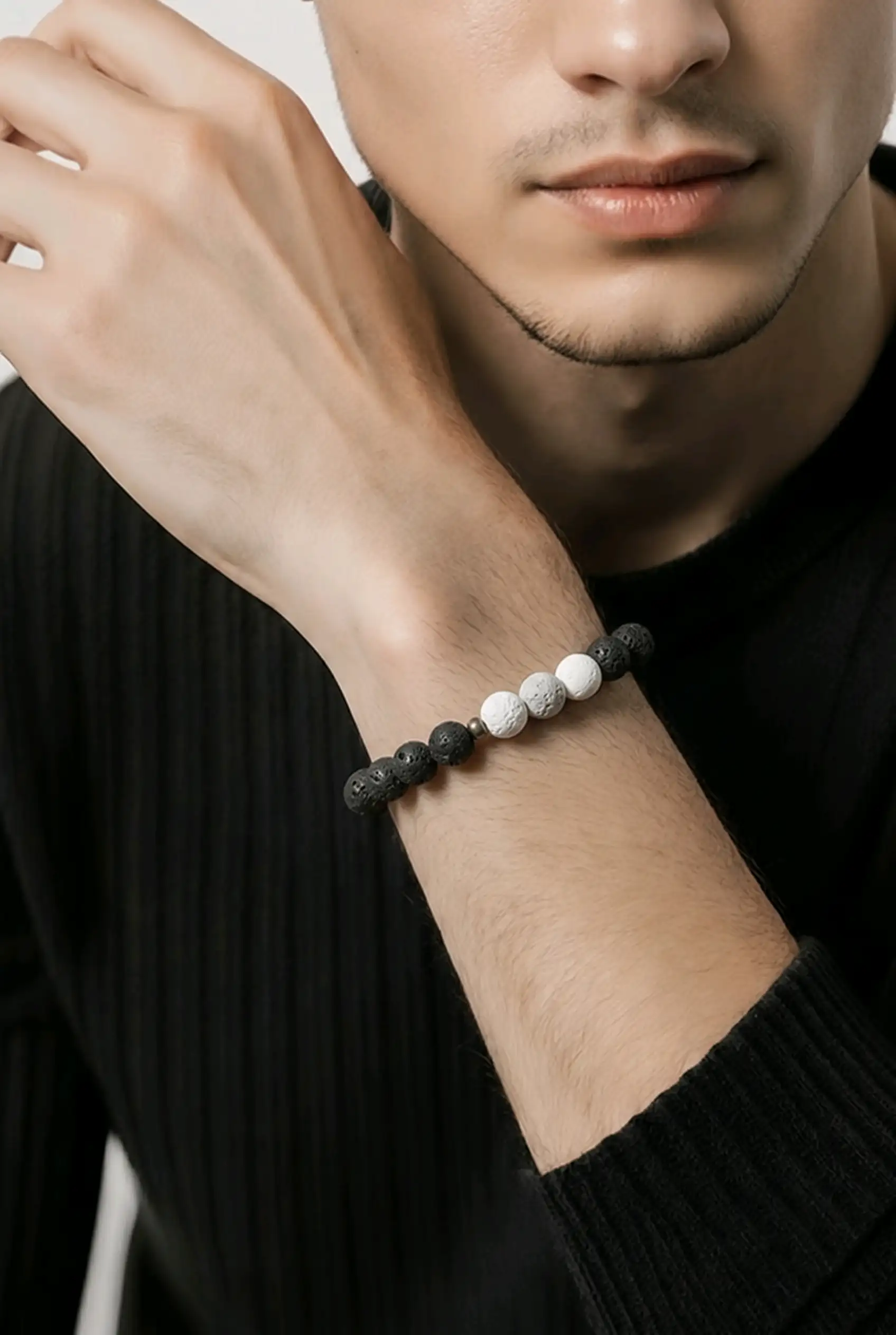 Homme bracelet pierre de lave noire et blanche