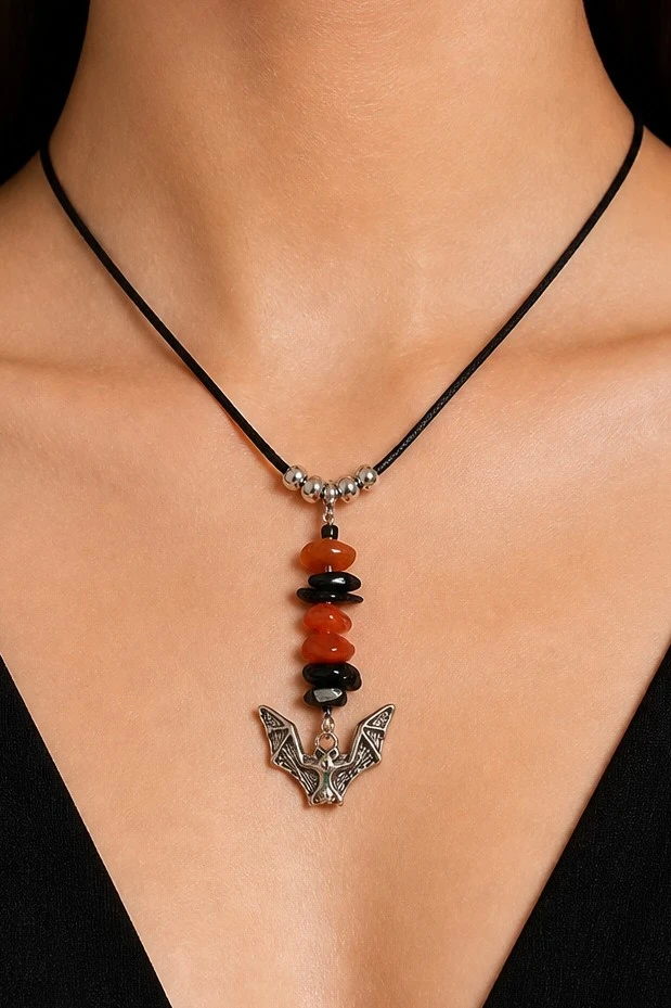 collier cordon chauve souris